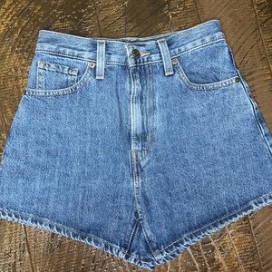 Levi’s, size 25, high wasted mom shorts